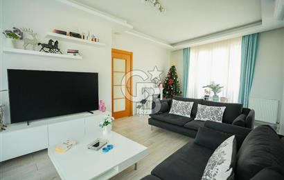 Ümraniyede Ferah Yaşam Alanlarıyla 4+1 Satılık Dubleks Daire