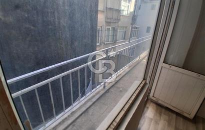 Pendik sahil çarşı merkez satılık 2+1 daire 70 m2 net