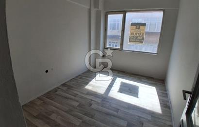 Pendik sahil çarşı merkez satılık 2+1 daire 70 m2 net
