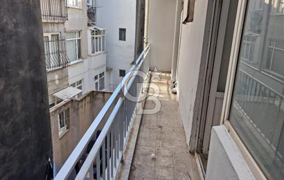 Pendik sahil çarşı merkez satılık 2+1 daire 70 m2 net