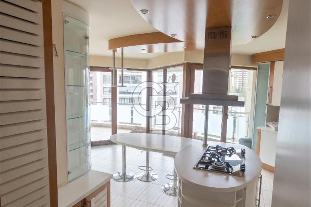 ÇUKURAMBAR MAHALLESİNDE CADDE ÜSTÜNDE 3+1 ADA MUTFAKLI 189M2 NET