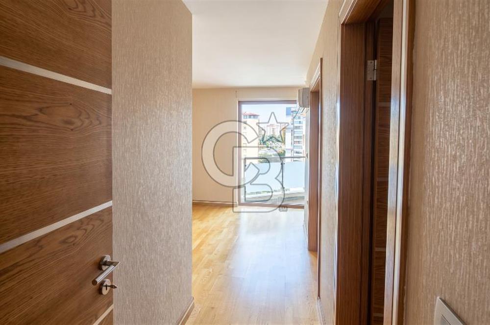 ÇUKURAMBAR MAHALLESİNDE CADDE ÜSTÜNDE 3+1 ADA MUTFAKLI 189M2 NET