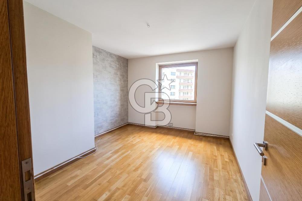 ÇUKURAMBAR MAHALLESİNDE CADDE ÜSTÜNDE 3+1 ADA MUTFAKLI 189M2 NET