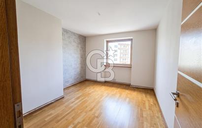 ÇUKURAMBAR MAHALLESİNDE CADDE ÜSTÜNDE 3+1 ADA MUTFAKLI 189M2 NET