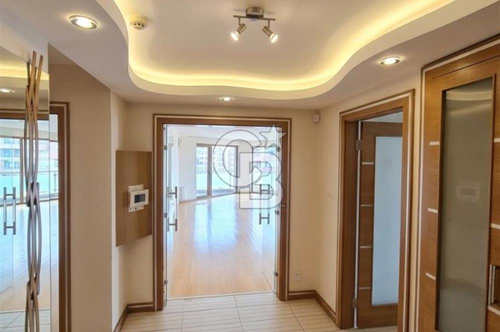 ÇUKURAMBAR MAHALLESİNDE CADDE ÜSTÜNDE 3+1 ADA MUTFAKLI 189M2 NET