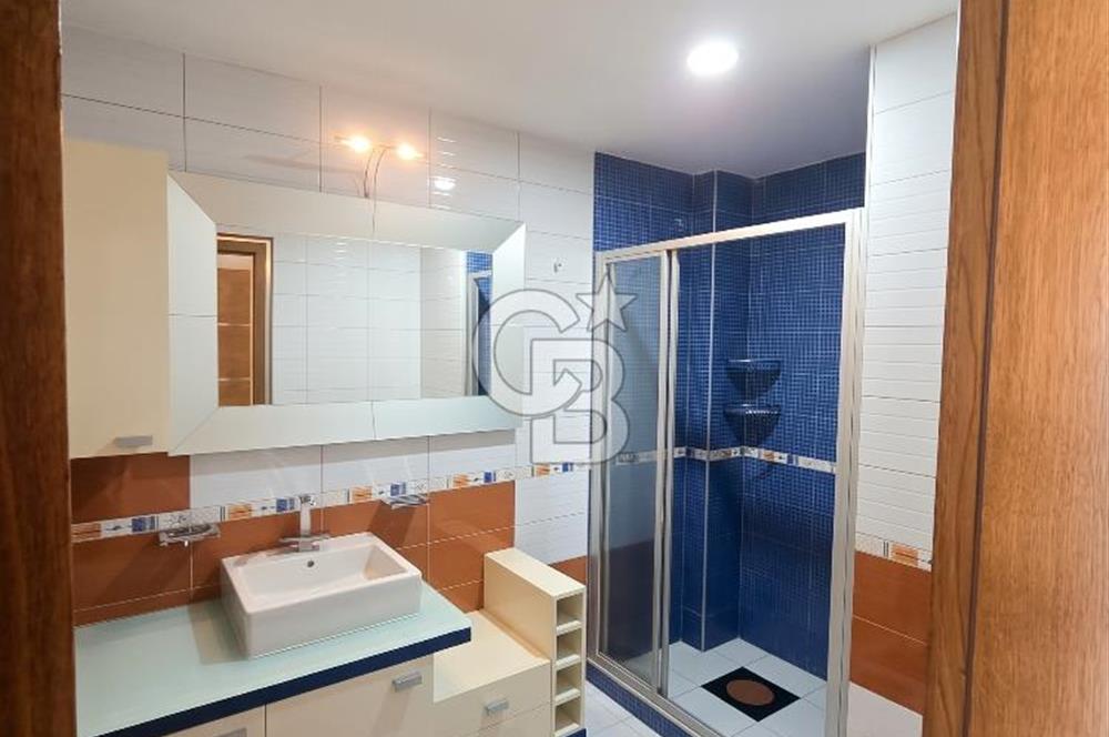 ÇUKURAMBAR MAHALLESİNDE CADDE ÜSTÜNDE 3+1 ADA MUTFAKLI 189M2 NET