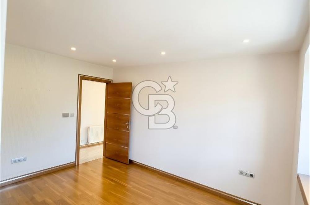 ÇUKURAMBAR MAHALLESİNDE CADDE ÜSTÜNDE 3+1 ADA MUTFAKLI 189M2 NET