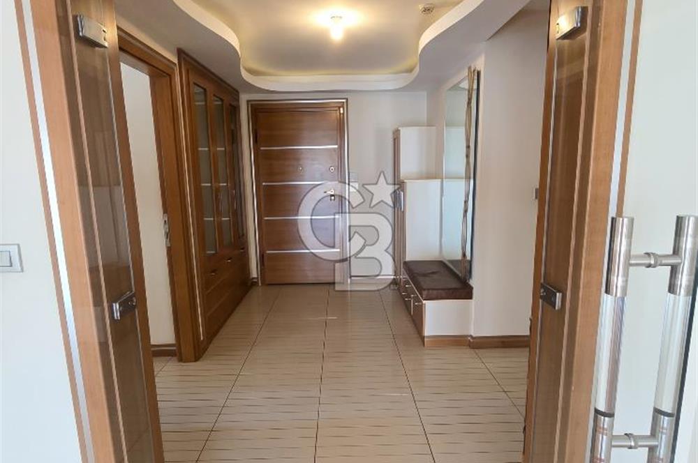 ÇUKURAMBAR MAHALLESİNDE CADDE ÜSTÜNDE 3+1 ADA MUTFAKLI 189M2 NET