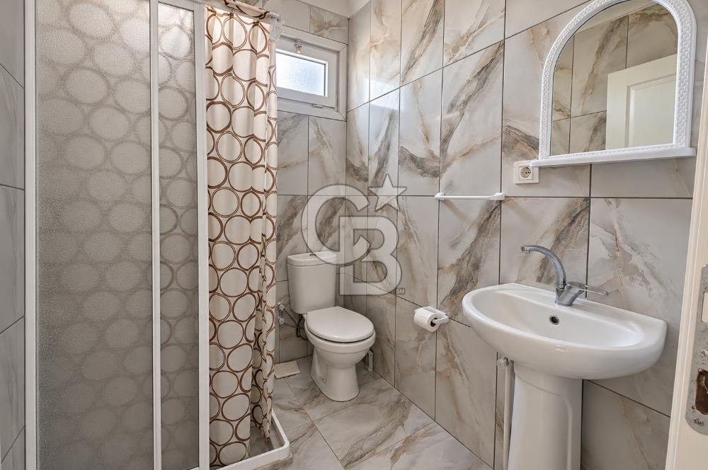 DENİZ MANZARASI EŞLİĞİNDE KIZLANDA EV VE BAHÇE KEYFİ