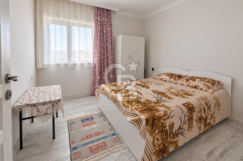 DENİZ MANZARASI EŞLİĞİNDE KIZLANDA EV VE BAHÇE KEYFİ