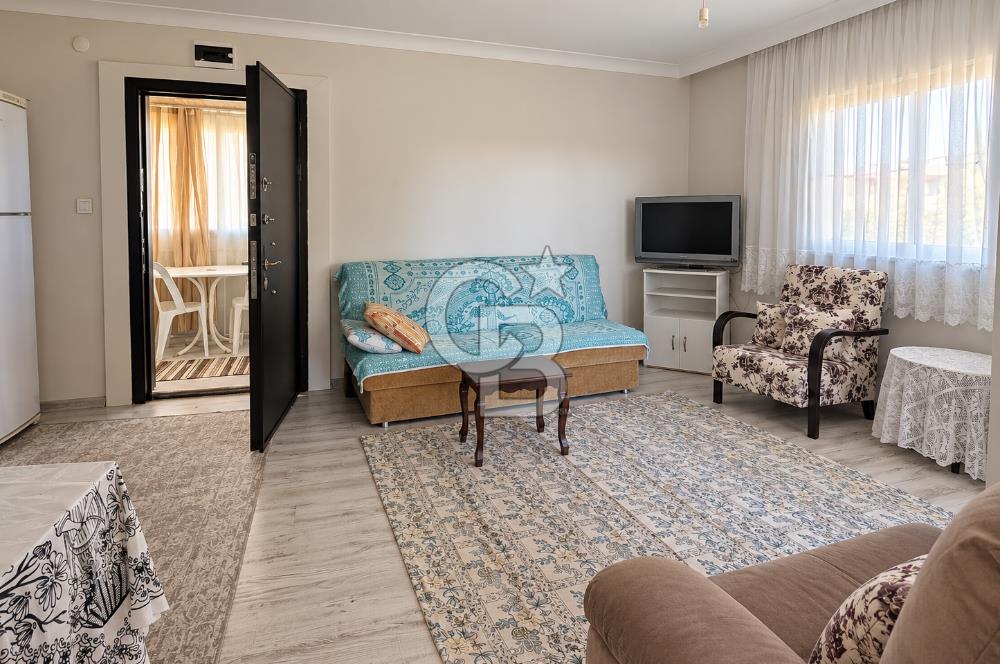 DENİZ MANZARASI EŞLİĞİNDE KIZLANDA EV VE BAHÇE KEYFİ