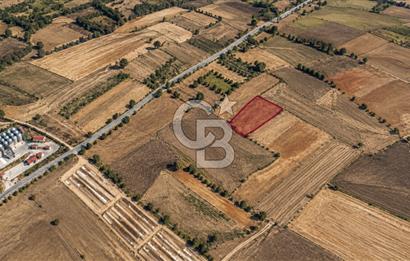 SİVRİHİSAR KAYMAZ'DA ANA YOLA YAKIN 5.696 M² YATIRIMLIK TARLA