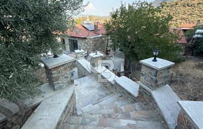 Milas Pınarcıkta Restorasyonlu Yüzyıllık Satılık Taş Konak