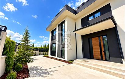 GÖL MANZARALI 1.500m2 MÜSTAKİL ARSA ÜZERİNDE LÜKS TRİPLEX VİLLA