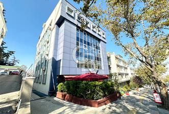 CİNNAH CADDESİNDE TERASLI OTOPARKLI ASANSÖRLÜ SATILIK OFİS - 3 - 378577
