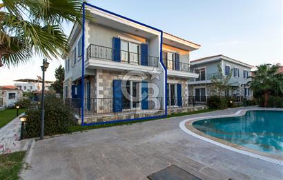 Foça Hacıveli Mah. Havuzlu Site İçerisinde Satılık 3+1 Villa