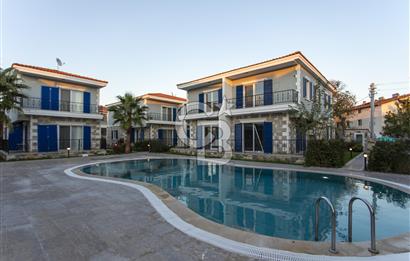 Foça Hacıveli Mah. Havuzlu Site İçerisinde Satılık 3+1 Villa