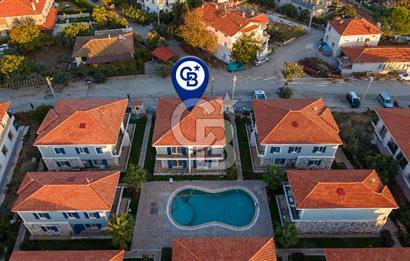 Foça Hacıveli Mah. Havuzlu Site İçerisinde Satılık 3+1 Villa