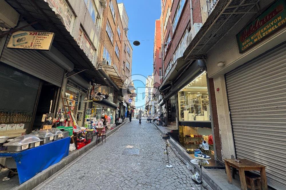 BEYAZIT TRAMVAY DURAĞINA 60 METRE MESAFEDE KİRALIK DÜKKAN