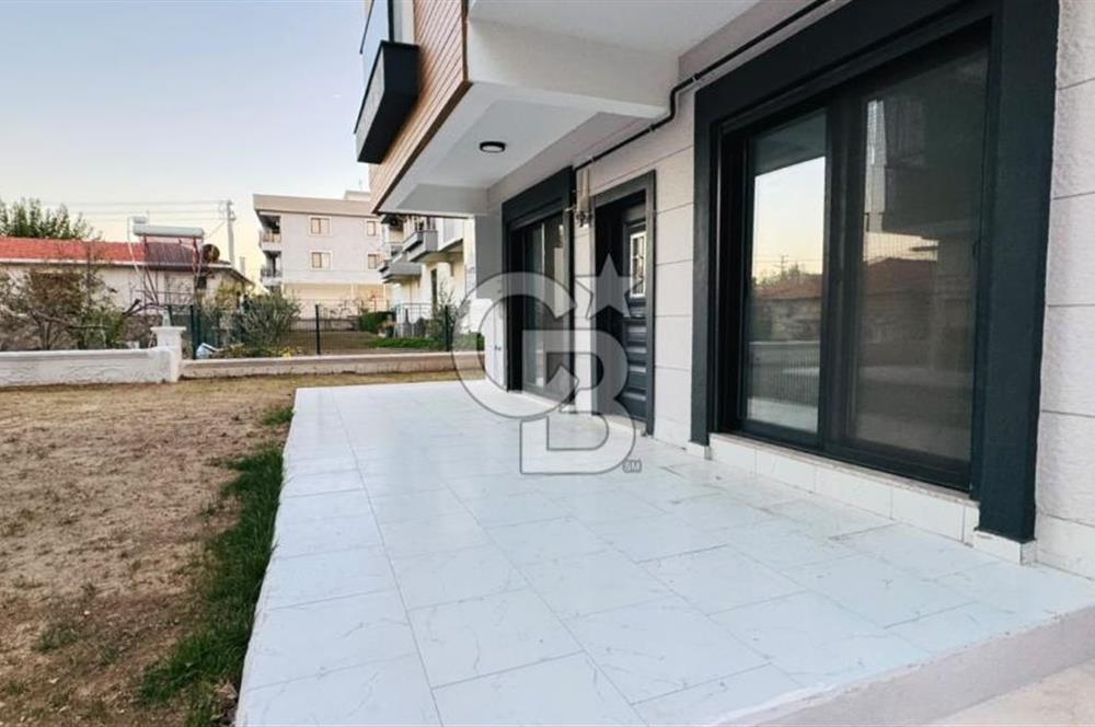 Foça Yenibağarası Ana Cadde Üzerinde Kiralık Dükkan