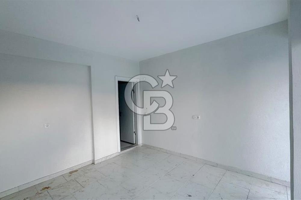Foça Yenibağarası Ana Cadde Üzerinde Kiralık Dükkan