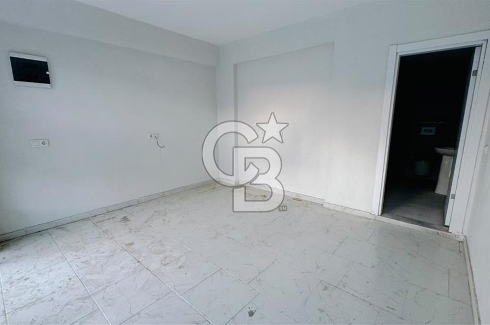 Foça Yenibağarası Ana Cadde Üzerinde Kiralık Dükkan