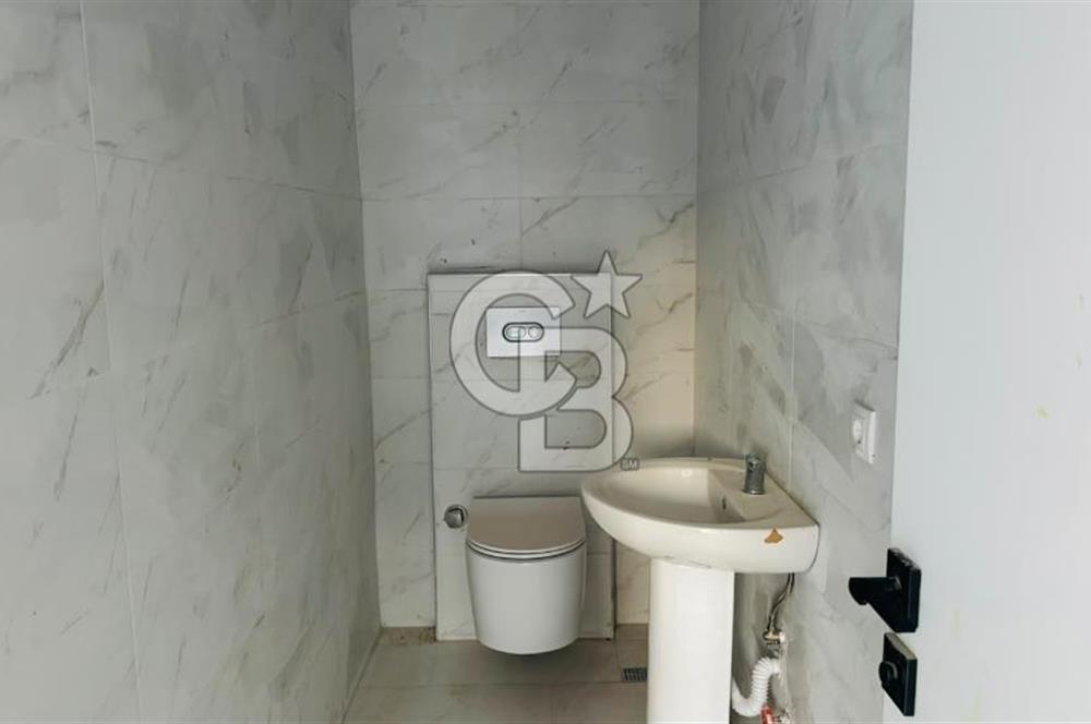 Foça Yenibağarası Ana Cadde Üzerinde Kiralık Dükkan