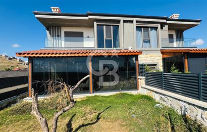 Foça Kazım Dirik Mah. Eşyalı Kiralık Müstakil 3+1 Villa