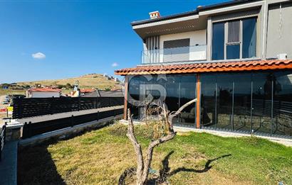 Foça Kazım Dirik Mah. Eşyalı Kiralık Müstakil 3+1 Villa