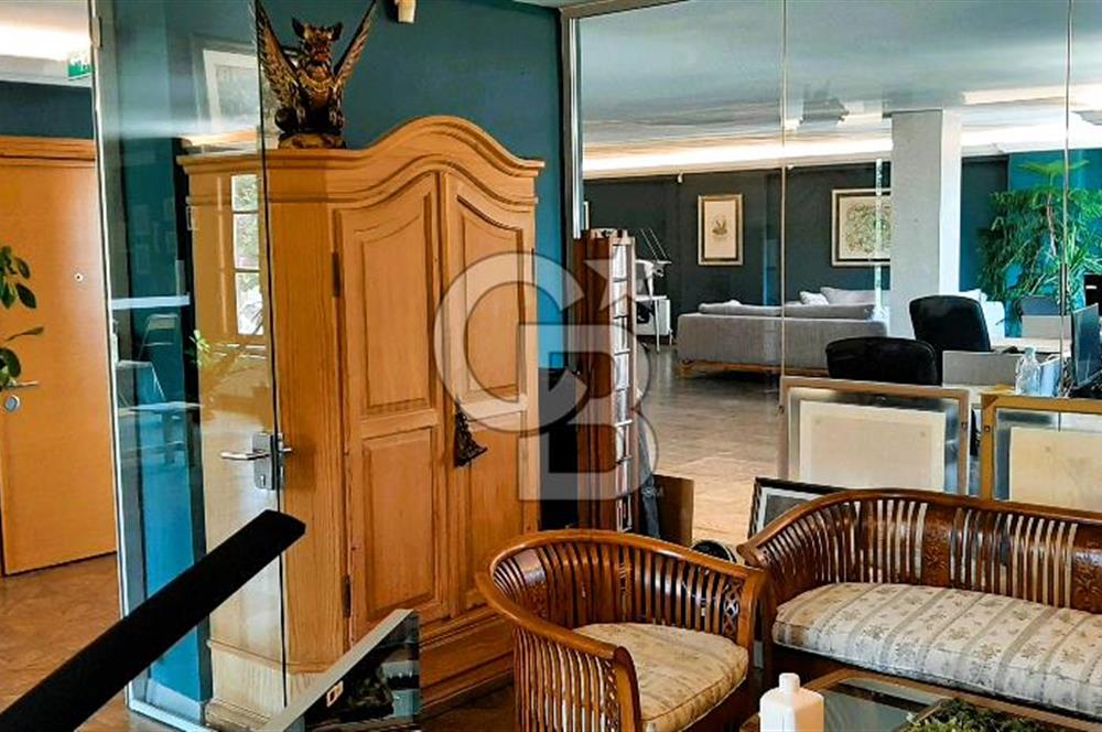 445 m² Net, Kapalı Otoparklı, Boğaz Manzaralı 2 Kat Kiralık Ofis