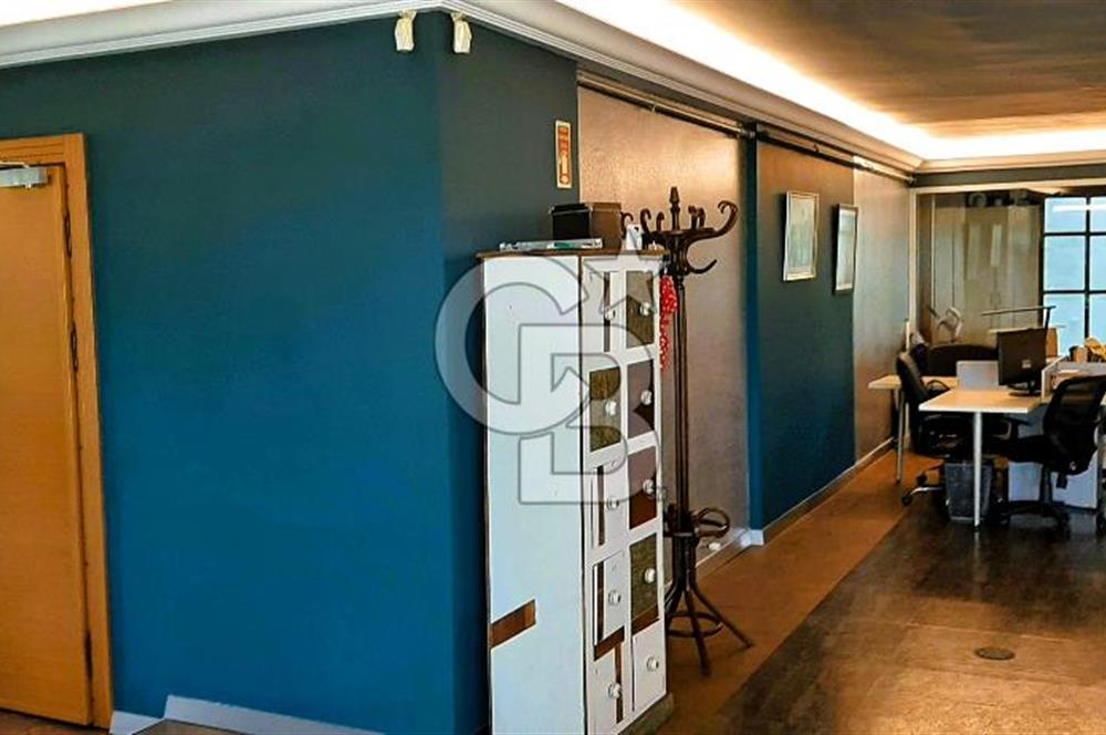 445 m² Net, Kapalı Otoparklı, Boğaz Manzaralı 2 Kat Kiralık Ofis
