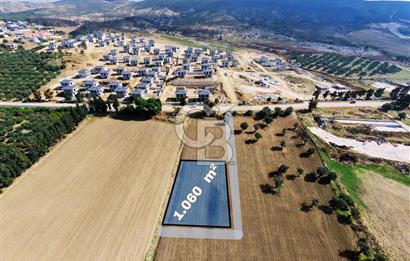 FOÇA GERENKÖYDE SATILIK 1.060 m² VİLLA İMARLI ARSA