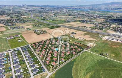 HASBAHÇE GÖLBAŞI 1.500 m² BAHÇELİ 5+2 FIRSAT VİLLA