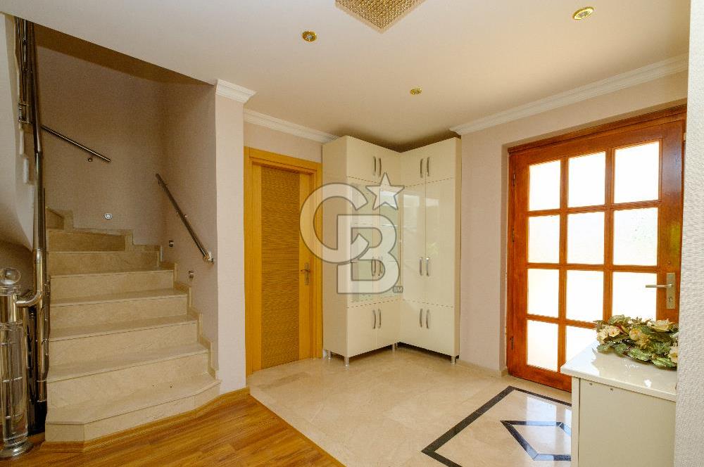 HASBAHÇE GÖLBAŞI 1.500 m² BAHÇELİ 5+2 FIRSAT VİLLA