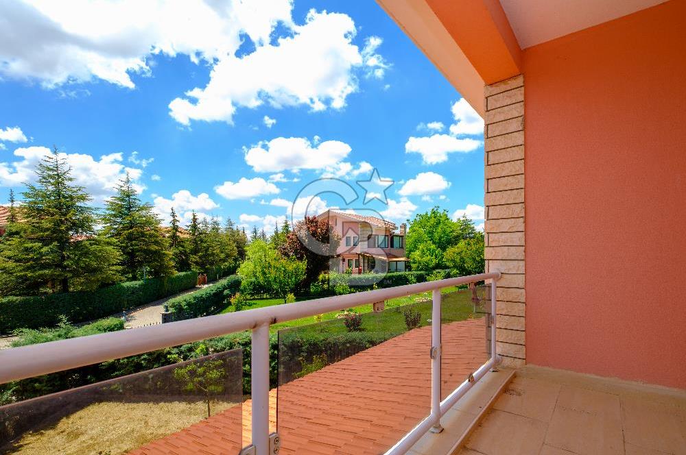 HASBAHÇE GÖLBAŞI 1.500 m² BAHÇELİ 5+2 FIRSAT VİLLA