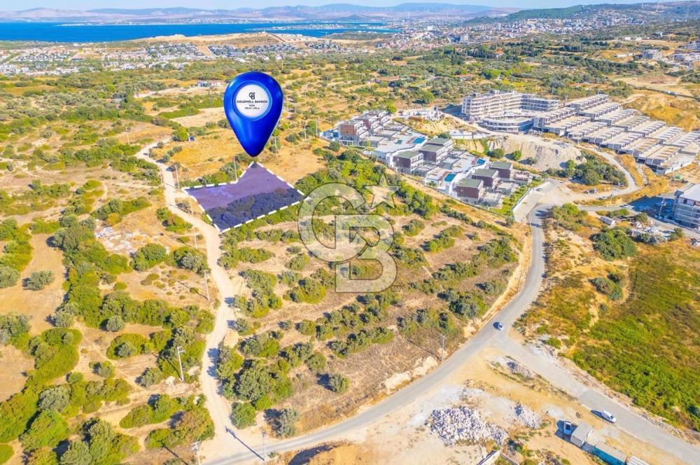 ÇEŞME AYASARANDA DENİZ MANZARALI TURİZM İMARLI KÖŞE ARSA