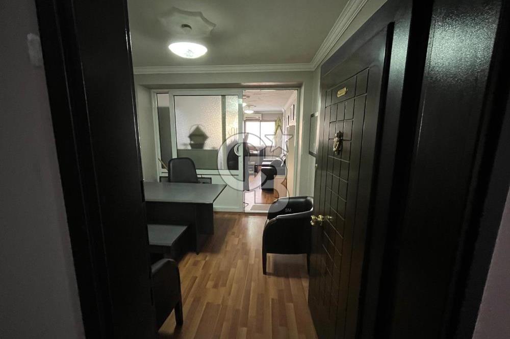 KONAK BELEDİYESİ İLE AYNI ADADA SATILIK 30 m² BÜRO 