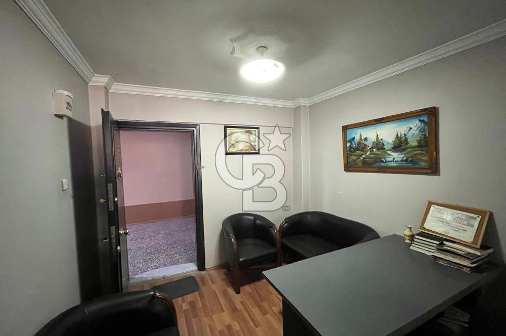 KONAK BELEDİYESİ İLE AYNI ADADA SATILIK 30 m² BÜRO 