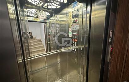 ŞİŞLİ GÜLBAHAR ZİNCİRLİDERE CD. METROYA YAKIN GENİŞ 1+1