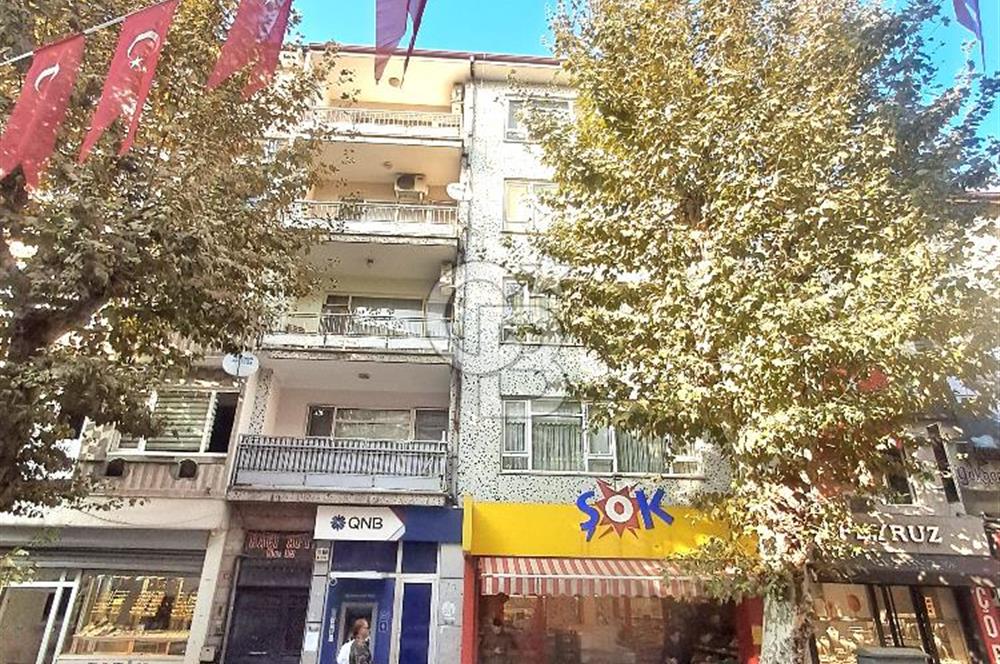 İstanbul Caddesi üzerinde, Kurumsal Kiracılı Satılık Bina. 