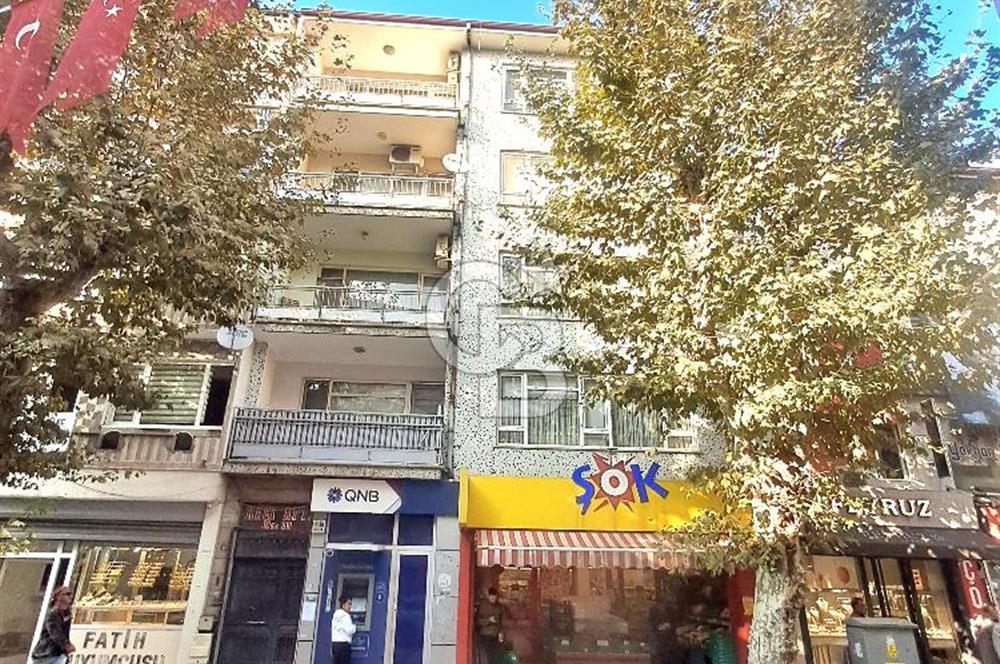 İstanbul Caddesi üzerinde, Kurumsal Kiracılı Satılık Bina. 
