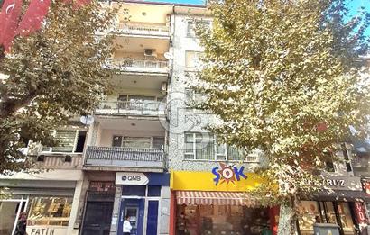 İstanbul Caddesi üzerinde, Kurumsal Kiracılı Satılık Bina. 