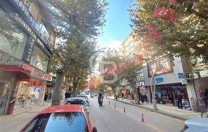 İstanbul Caddesi üzerinde, Kurumsal Kiracılı Satılık Bina. 