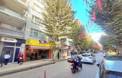 İstanbul Caddesi üzerinde, Kurumsal Kiracılı Satılık Bina. 