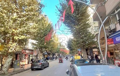 İstanbul Caddesi üzerinde, Kurumsal Kiracılı Satılık Bina. 