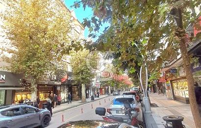 İstanbul Caddesi üzerinde, Kurumsal Kiracılı Satılık Bina. 