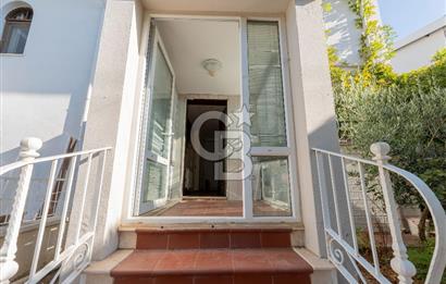 Güzelbahçe Seçkin Muhitte Bahçeli 4+1 Kiralık Villa