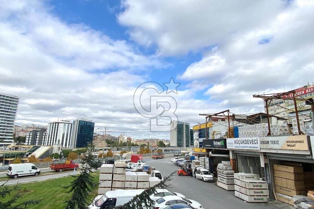 Zeytinburnu Merter Metrobüs Yanı E5 Manzaralı Satılık Ofis