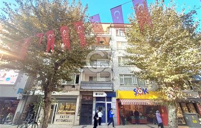 İstanbul Caddesi üzerinde, Kurumsal Kiracılı Satılık Bina. 