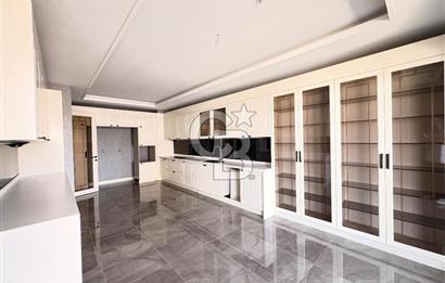 KOZ ORAN 27.Katta Muhteşem Manzaralı Satılık 5+1 Daire